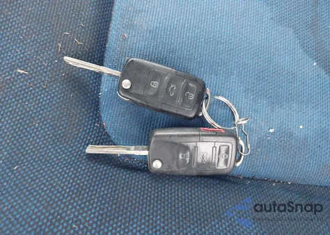 2004 Volkswagen New Beetle Coupe z USA, uszkodzony, nr VIN 3VWGK31C34M420645